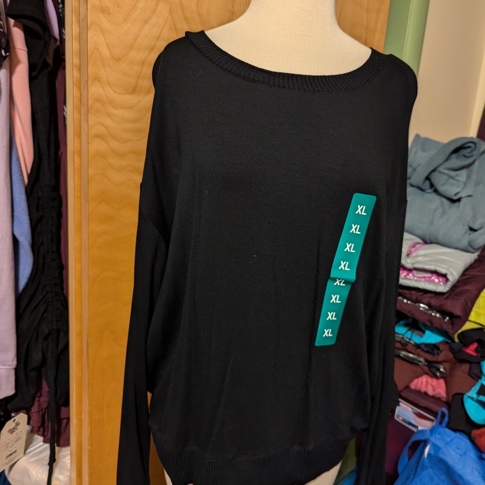 Women's Black Long Sleeve Top